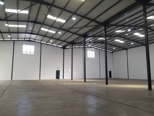 Se Alquila Galpón De 550 M2 Av Bolívar De Valencia Dtlz/2