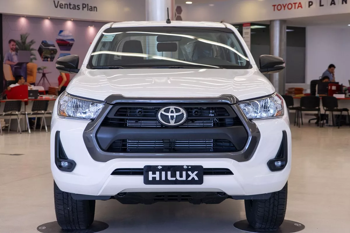 Toyota Hilux 4x4 Dc Sr 6at 2024