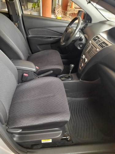 Imagen 8 de 13 de Toyota Yaris 2011 1.5 Sedan Core Aa At