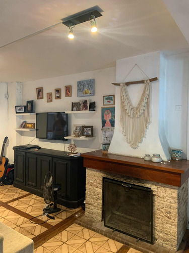 Casa Muy Amplia De 4 Hab. A Reformar En Olivos