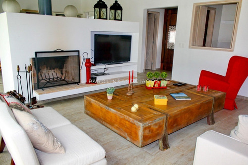 Moderna Casa En Rincon Del Indio -ref:1690