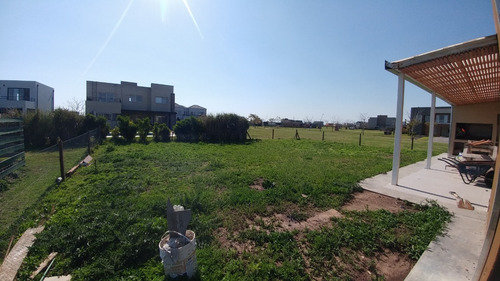 Imagen 21 de 23 de Casa En 2 Plantas De 5 Amb Mas Dependencia. A Estrenar.