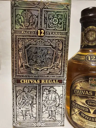 Whisky Escocês Chivas Regal 12 Anos - Garrafa Antiga - Raro