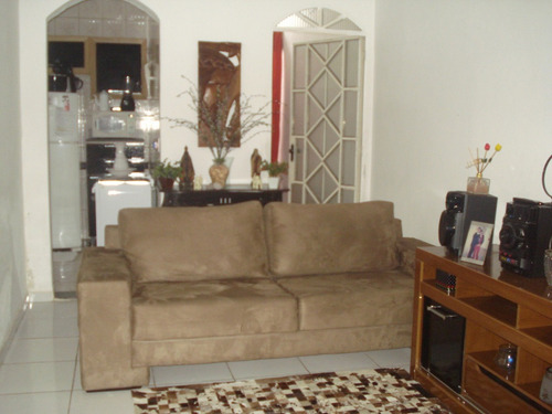 Imagem 9 de 14 de Casa 03 Quartos Bairro Horto