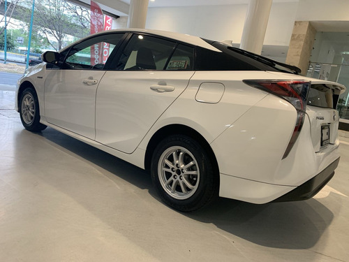 Imagen 12 de 15 de Toyota Prius 2016 1.8 Base Hibrido At