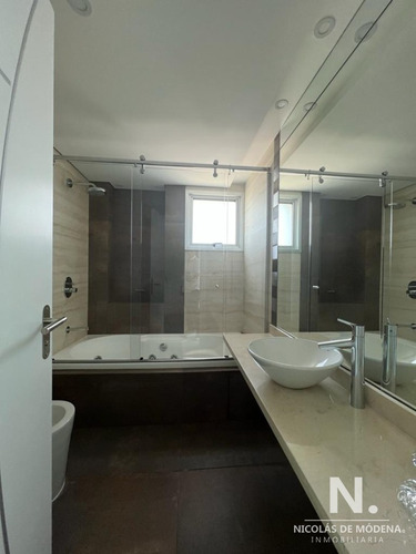 Departamento En Venta En Edificio Miami Boulevard Ii, A Pasos Del Mar