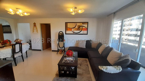 Hermoso Apartamento De 3 Niveles En Jorge Coll