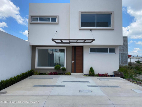 Casa En Venta En San Salvador Tizatlalli Metepec Gis 24-1102