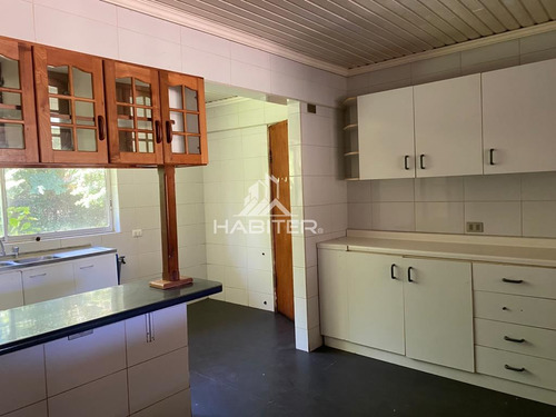 Casa En Venta De 5 Dorm. En Los Angeles