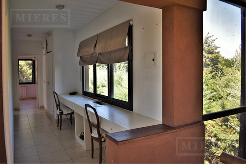 Casa En Venta En Santa María De Los Olivos