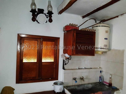Rz Vende ¡tu Hogar Ideal Te Espera En Esta Espaciosa Y Confortable Casa! Disfruta De Amplios Ambientes Para Toda Tu Familia. ¡ven A Conocerla Y Enamórate De Ella! 25-15801 Jul1