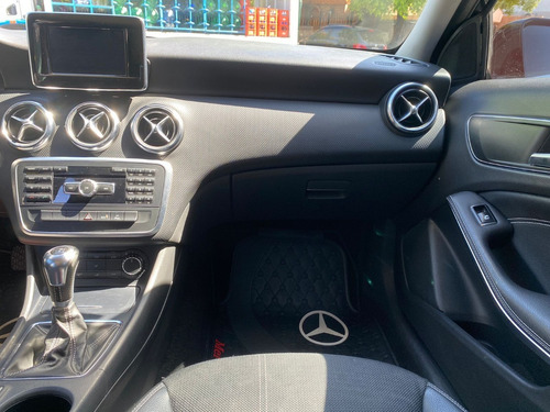 Imagen 10 de 19 de Mercedes-benz A200 1.6 Turbo Manual