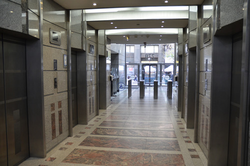 Oficina Totalmente Renovada A Pasos De Metro Santa Lucia