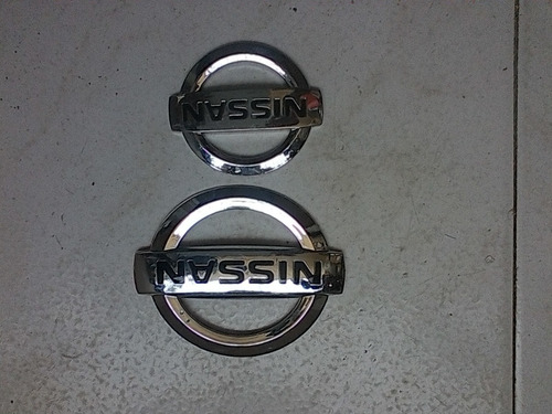 Emblema Nissan 