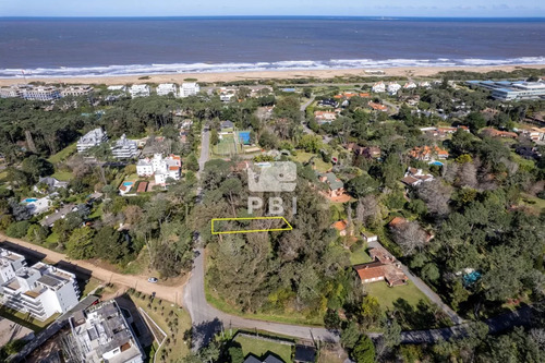 Venta Del Lote 828 M2 En Playa Brava  - Ref : Pbi12709