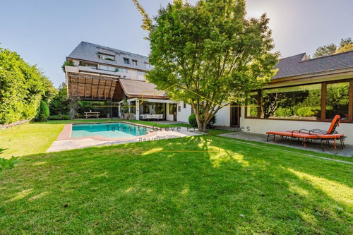 Fabulosa Casa En Privilegiado Sector - Jardin Del Este