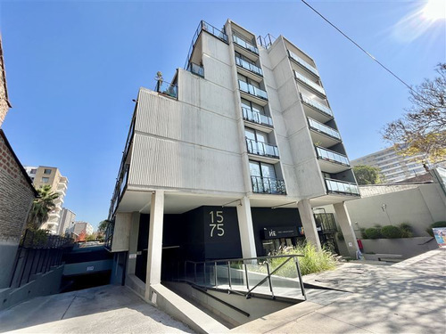 Arriendo Depto Barrio Italia 1d1b + Estacionamiento Y Bo