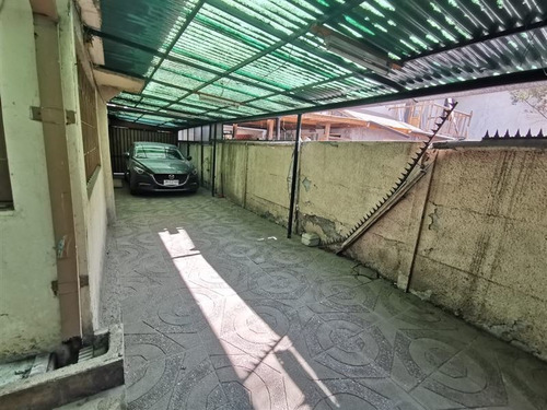 Casa En Venta De 5 Dorm. En La Florida