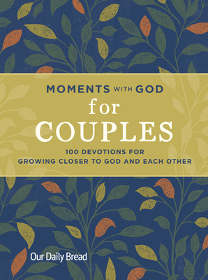 Libro Moments With God For Couples: 100 Devotions For Gro...