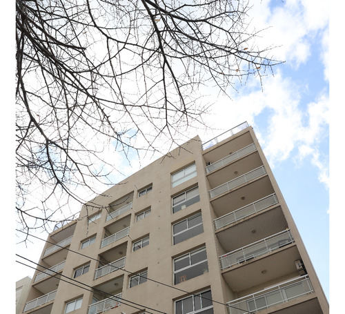 Venta Departamento 3 Amb , Zona Guemes!!