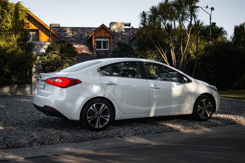 Kia Cerato - Inmejorable Estado Motorland Permuto / Financio