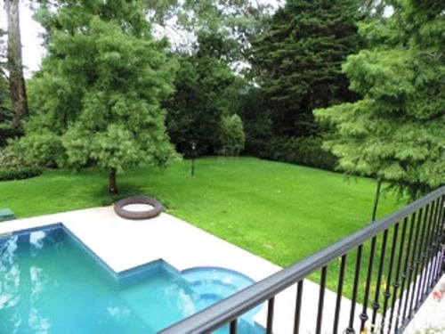 Excelente Casa En 409 E/ 132 Bis Y 134 Villa Elisa
