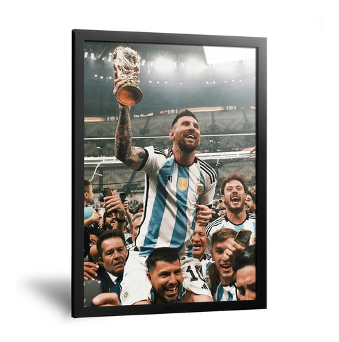 Cuadro Messi Con Kun Aguero Llevando La Copa Del Mundo 35x50