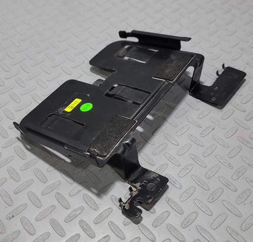 Base Soporte De Computadora De Motor Jetta A4 Golf 2000-2002 (Usado)