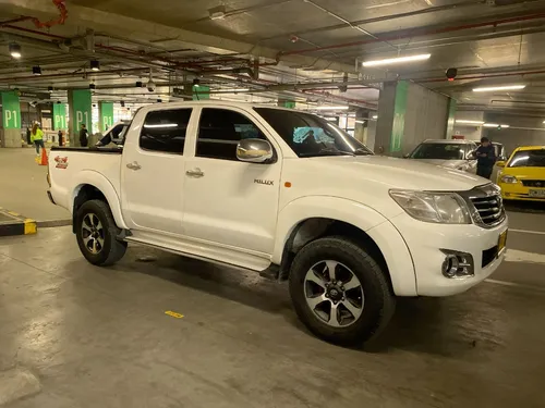 Toyota Hilux 2.5 Imv 100 hp 4x4