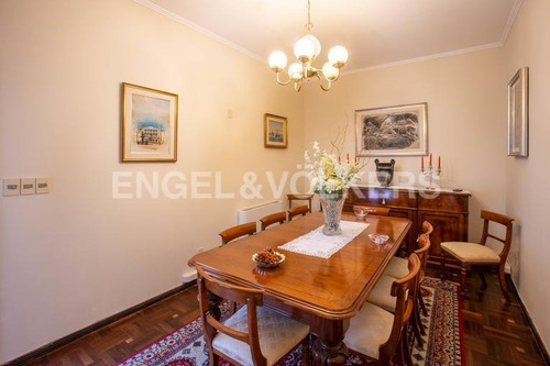 Imagen 3 de 11 de Solida Casa Con Jardín En Punta Gorda