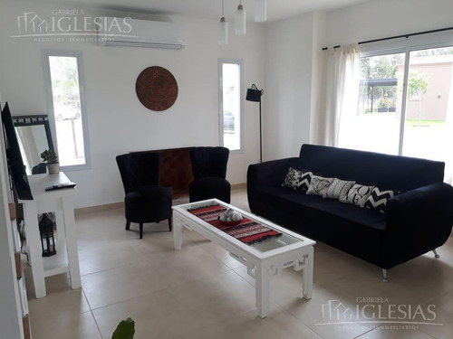 Casa En Venta Con 3 Dormitorios En San Gabriel, Villanueva.
