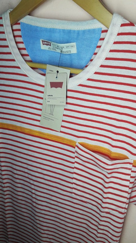 Remera Red Strong Levis