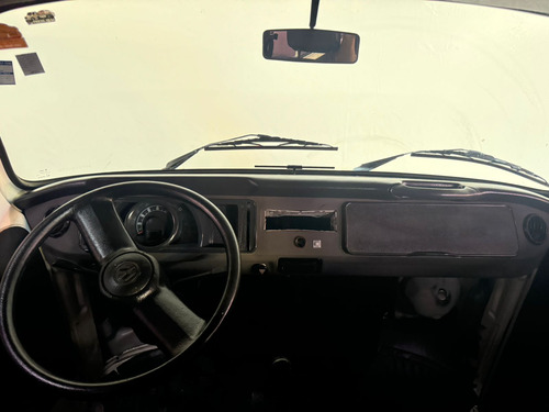 Volkswagen Kombi 1.4 Lotação Total Flex 3p