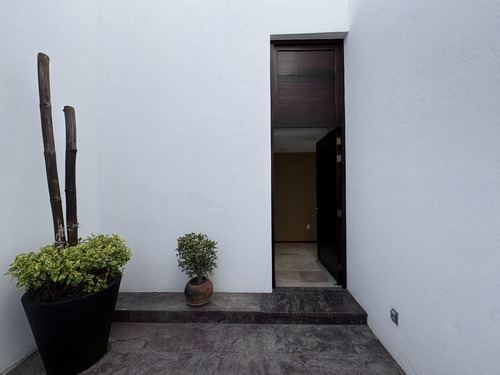 Preciosa Casa En Venta En Los Cipreses Corregidora