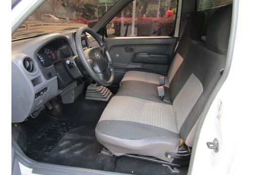 Nissan Frontier Estacas