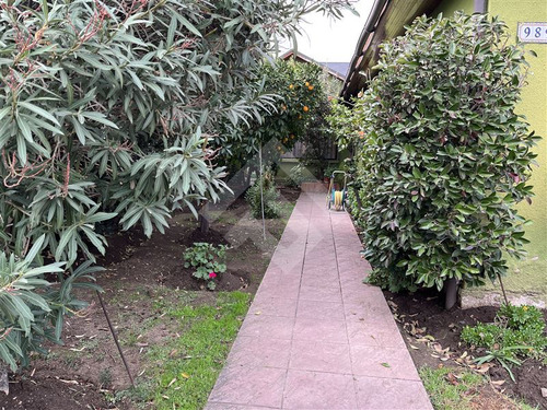 Casa En Venta De 4 Dorm. En Ñuñoa