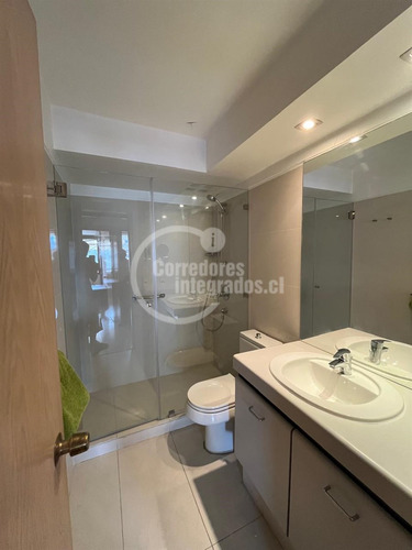 Amplio Departamento En Venta De 4 Dorm. En El Golf