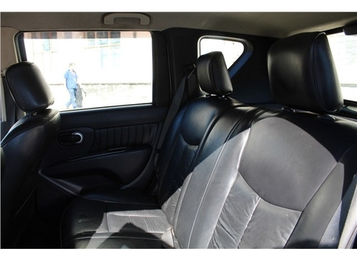 Imagem 8 de 10 de Nissan Livina 1.6 X-gear 16v Flex 4p Manual