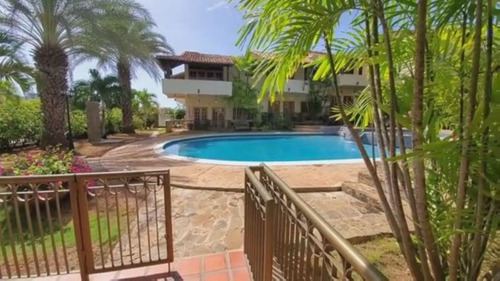 Casa Espectacular En Venta En Av Aldonza Manrique Pampatar Isla Margarita