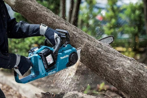 Motosserra A Bateria 1100w 350mm Com Bateria Duc353 Makita