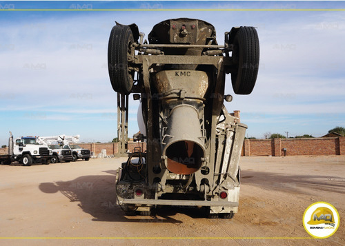 Imagen 4 de 12 de Camion Revolvedora De Concreto Peterbilt 10.5 Yd 2004