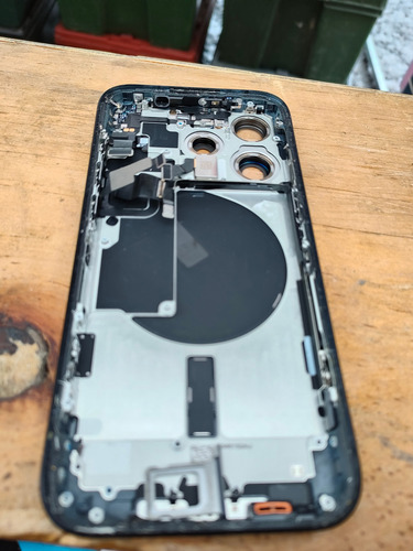 Chasis Iphone 15 Pro Original (Usado)