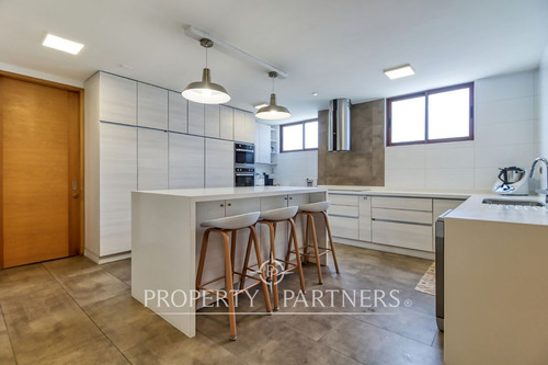 Espectacular Penthouse Con Inmejorable Vista En Ja...