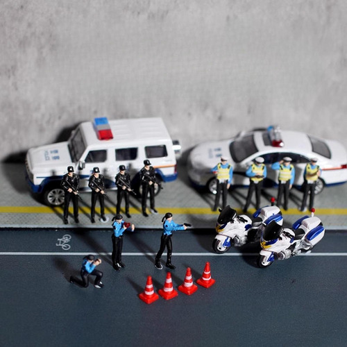 Modelo De PolicĂa A Escala 1/64, 3 Mujeres