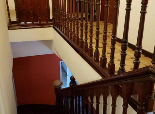 En Ciudad Jardin A Metros De La Estacion Chalet 4 Ambientes Tres Baños Amplio Lote A Metros De La Plaza Del Avion F: 4544