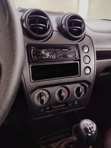 Imagem 10 de 11 de Ford Fiesta Flex 2011