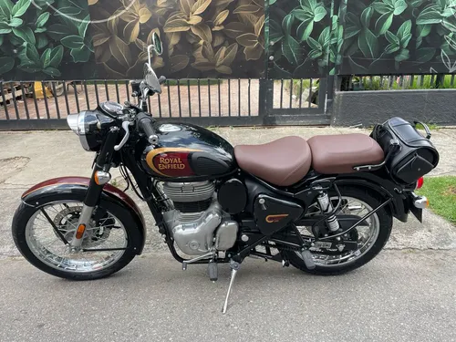 Royal Enflied Classic 350, Negro Perlada, Modelo 2024, 270 K