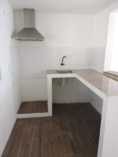 Alquilo Casa De Un Dormitorio En Excelente Ubicación