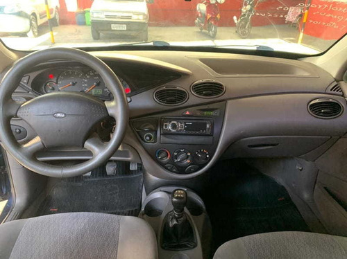 Imagem 9 de 11 de Ford Focus 2.0 L Fc. 2002