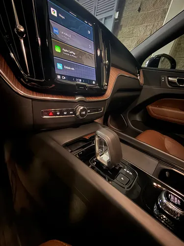 Volvo XC60 2.0 T8 Plus